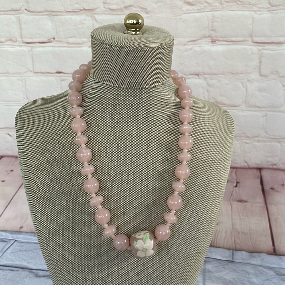 VTG 60’s lucite pink hand painted flower hidden clasp 17”
